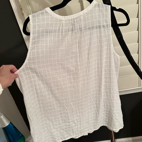 LOFT White Sleeveless Pleated Blouse with Bib Collar - Picture 4 of 4